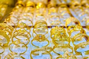 Vàng nhẫn đảo chiều giảm tới 1,4 triệu đồng/lượng