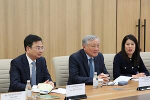 Tăng cường hợp tác ngành tài chính-tiền tệ Việt Nam - Kazakhstan