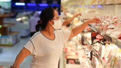 Giá gà xuống mức 6.000 đồng/kg vẫn không bán được