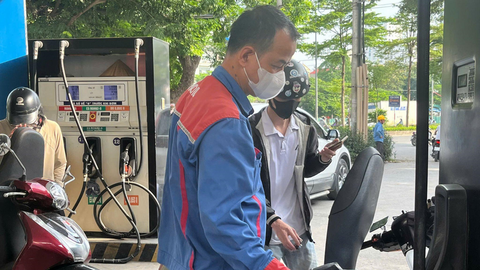 Giá xăng dầu hôm nay 10/10/2025: Giá dầu đi ngang khi Gaza ngừng bắn