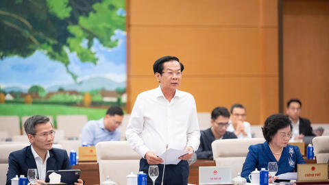 Gỡ bỏ rào cản hành chính, cho phép khen thưởng kịp thời