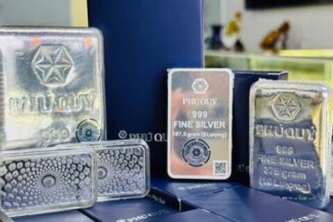 Giá bạc hôm nay 10/10/2025: Bạc hồi phục