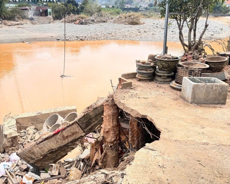 Điểm sạt lở mới tại thôn 1, xã D'ran. Ảnh: ĐVCC