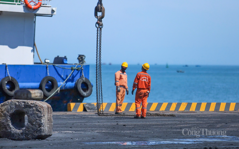 Hiện toàn tỉnh có 2 khu kinh tế, 5 khu công nghiệp với 198 dự án, tổng vốn đầu tư hơn 18,5 tỷ USD, tạo việc làm cho hơn 2 vạn lao động. Ảnh: Trọng Tùng