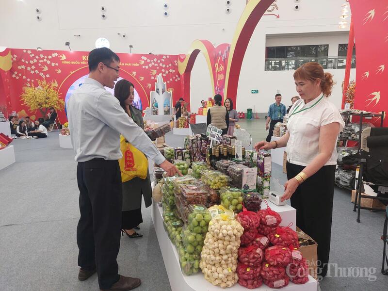 Các sản phẩm đặc trưng của Khánh Hoà tham gia hội chợ