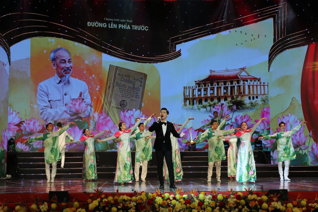 Niềm tin vững chắc vào tương lai tươi sáng của đất nước