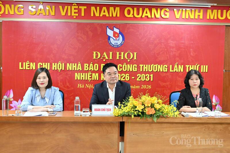 Đoàn Chủ tịch Đại hội Liên Chi hội Nhà báo Báo Công Thương lần thứ III, nhiệm kỳ 2026 - 2031. Ảnh: Cấn Dũng