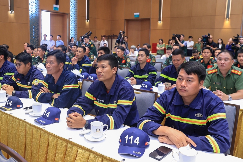 Trong quá trình thực hiện nhiệm vụ tìm kiếm, cứu nạn tại Venezuela, đoàn công tác luôn nhận được sự quan tâm, động viên của lãnh đạo Đảng, Nhà nước; trực tiếp là Đại tướng Phan Văn Giang và Đại tướng Lương Tam Quang - Ảnh: VGP/Nhật Bắc