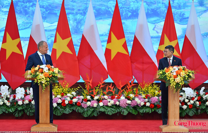 Thủ tướng Lê Minh Hưng và Thủ tướng Cộng hòa Ba Lan Donald Tusk tuyên bố nâng cấp quan hệ Việt Nam – Ba Lan lên Đối tác Chiến lược.