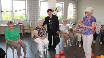 TS.Phùng Tuấn Giang cùng đồng sự thăm Viện dưỡng lão AZURIT tại Đức