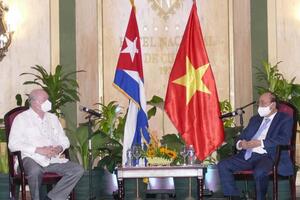 Việt Nam ký hợp đồng mua 10 triệu liều vắc xin của Cuba
