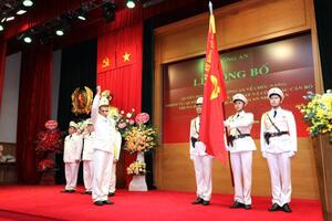 Công bố quyết định thành lập Trung đoàn Không quân Công an nhân dân