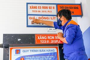 Giá xăng dầu giảm mạnh, có loại giảm hơn 1.200 đồng/lít