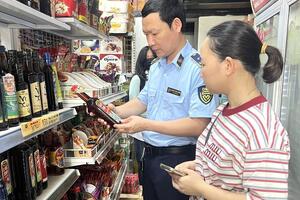 Thanh Hóa: Quyết không để tình trạng 'bão chưa tan, giá đã tăng'
