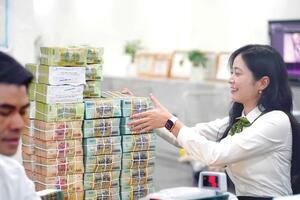 Ngân hàng trước áp lực giữ chân dòng vốn