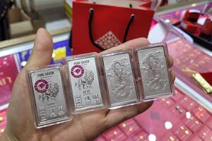 Giá bạc hôm nay 17/10/2025: Bạc đồng loạt tăng
