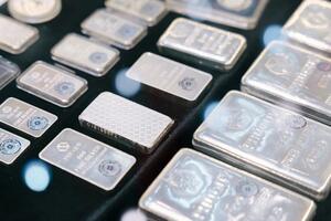 Giá bạc hôm nay 3/11/2025: Bạc ổn định