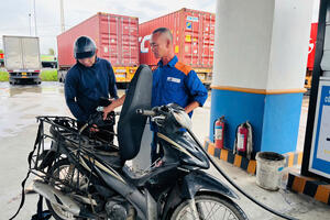 Giá xăng dầu hôm nay ngày 13/11/2025: Đảo chiều giảm nhẹ