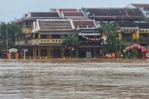 Lũ trên sông Vu Gia - Thu Bồn đang xuống, mưa vẫn tiếp diễn