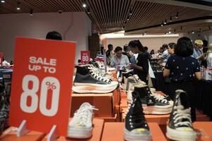 Giảm giá ảo tăng mạnh dịp cuối năm: Cần bịt lỗ hổng quản lý giá và siết niêm yết khuyến mại