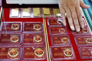 Giá vàng trong nước cộng thêm hàng triệu đồng/lượng