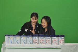 DETECHBio - Báo Công Thương: Tổ chức livestream 'Tình yêu lớn trong từng ly sữa nhỏ'