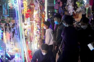 Nghệ An: Nhộn nhịp mua sắm tại các siêu thị, chợ dân sinh