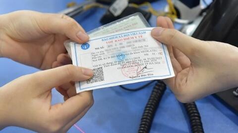 Nghỉ việc tại công ty, đóng tiếp BHYT thế nào?
