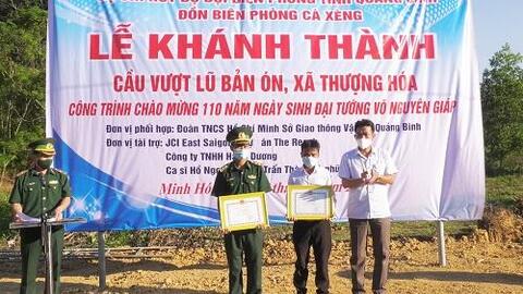 Khánh thành cầu vượt lũ cho đồng bào Rục tại xã miền núi Thượng Hóa (Quảng Bình)