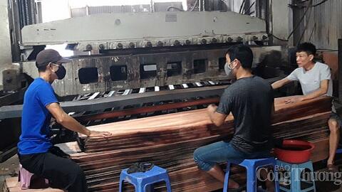 Đầu ra làng nghề gỗ giảm 76% vì dịch Covid-19