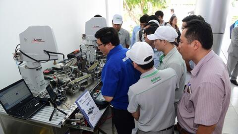 Hoàn thiện hành lang pháp lý để ngành công nghiệp hỗ trợ “cất cánh”