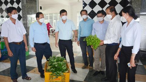 Giám sát thực hiện chính sách hỗ trợ chuyển giao nghiên cứu khoa học và công nghệ trong sản xuất nông nghiệp tại Cần Giuộc