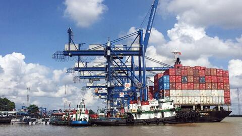 Khắc phục "điểm nghẽn" ngành logistics
