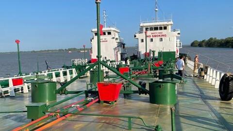 Cán bộ hải quan 'nhận hơn 800 triệu đồng' bảo kê xăng lậu