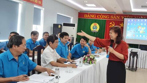 Giúp đội ngũ cán bộ công đoàn làm tốt nhiệm vụ phát triển đoàn viên