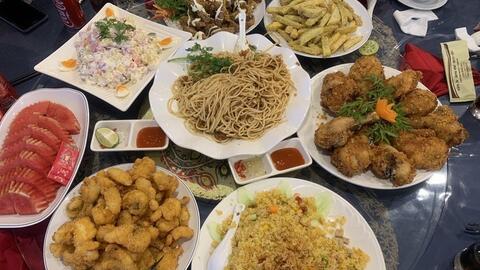 Khóc dở, mếu dở vì những bữa tiệc chia tay