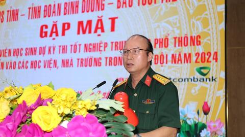 Động viên học sinh dự xét tuyển vào trường quân đội