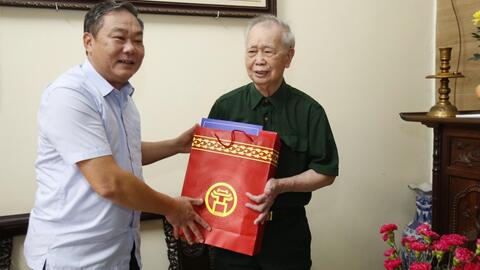 Biết ơn sâu sắc những cống hiến, hy sinh cho giải phóng Thủ đô