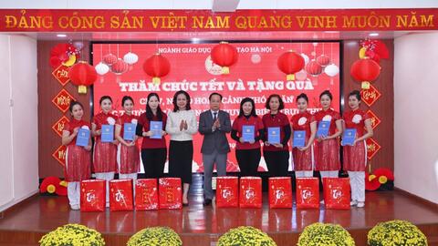 Hàng nghìn giáo viên Hà Nội được nhận thưởng Tết theo Nghị định 73
