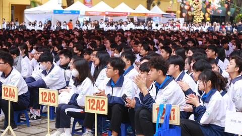 Đối thoại, tư vấn, hướng nghiệp 2025: Hành trình định hướng tương lai