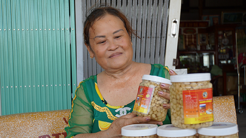 Đồng Tháp - U60 khởi nghiệp làm dưa kiệu