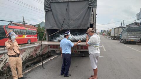 Tiền Giang: Xử phạt 02 vụ hàng hóa vi phạm nhãn 30 triệu đồng