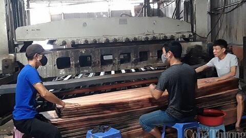 Đầu ra làng nghề gỗ giảm 76% vì dịch Covid-19