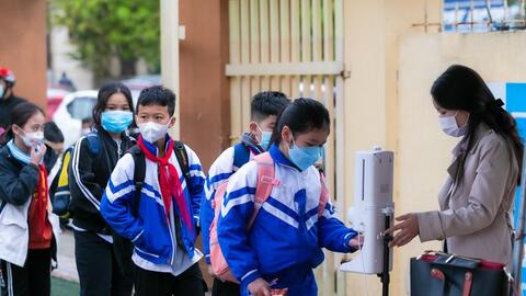 Hôm nay (4/4), tất cả các trường học ở Nghệ An đón học sinh đi học trở lại