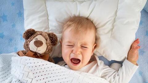 Bé mất ngủ, trằn trọc không sâu giấc sau khỏi Covid-19, cha mẹ nên làm gì?