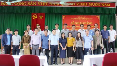 25 học viên tham gia lớp bồi dưỡng lãnh đạo, quản lý cấp sở