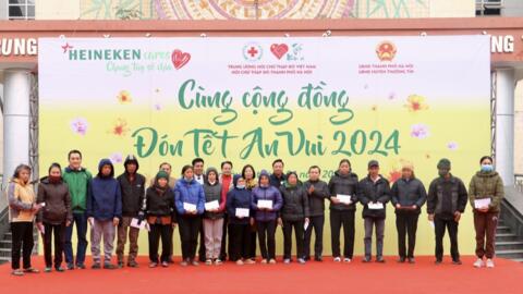 Chung tay sẻ chia, cùng cộng đồng đón Tết an vui