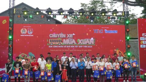 Chuyến xe mùa xuân đã đưa 1.500 người lao động về quê ăn Tết