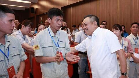 Phấn đấu để đời sống người lao động an và yên