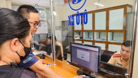 Từ hôm nay người dân được đăng ký xe qua VNeID